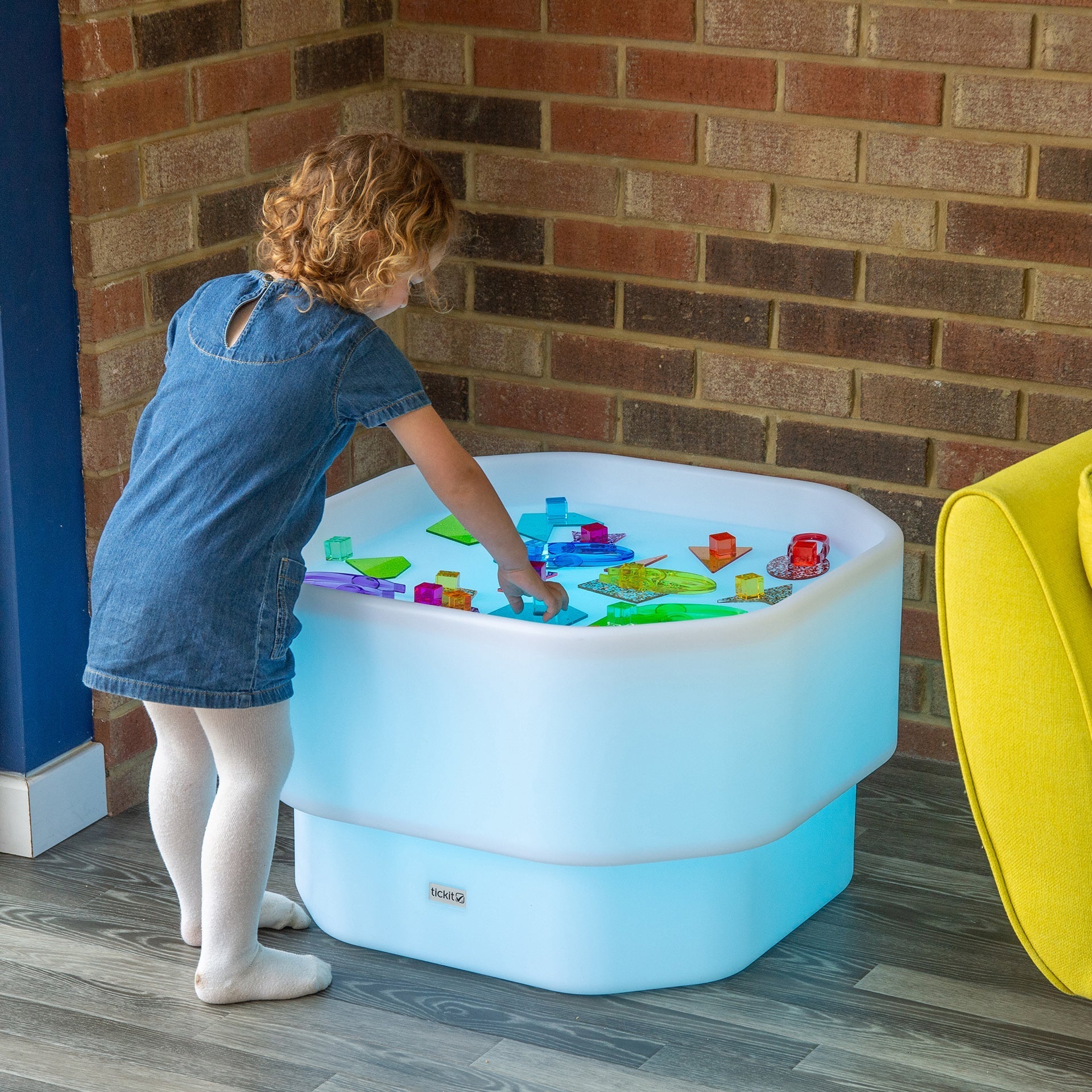 Discovery Glow Tuff Table